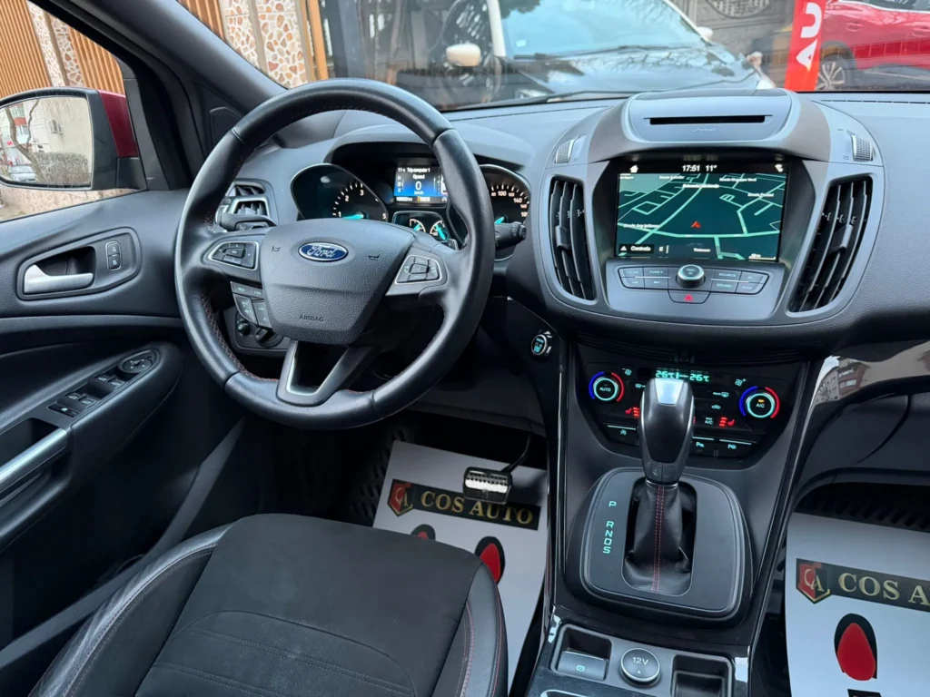 Interior Ford Kuga ST-Line Alcantara și piele