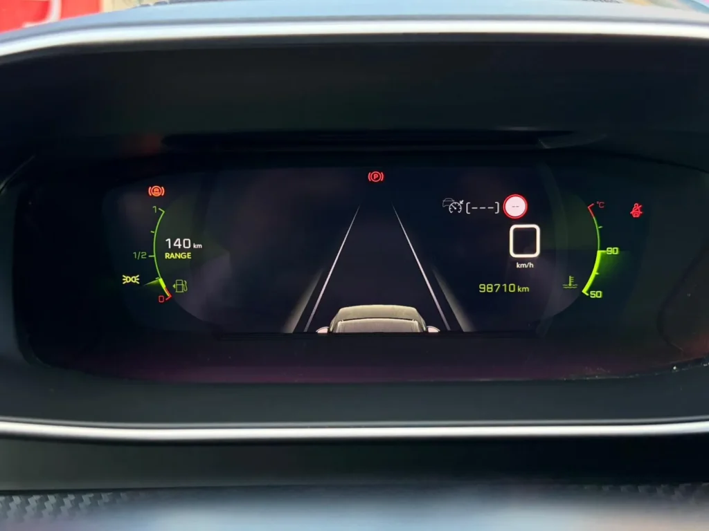 Interior Peugeot 2008 GT Line bord digital i-Cockpit 3D