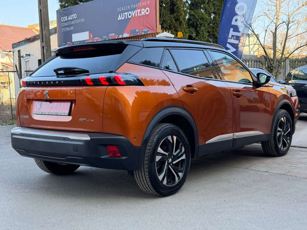 Peugeot e-2008 electric vedere laterală jante GT Line