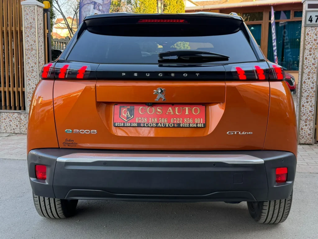 Peugeot e-2008 electric cameră marșarier și senzori