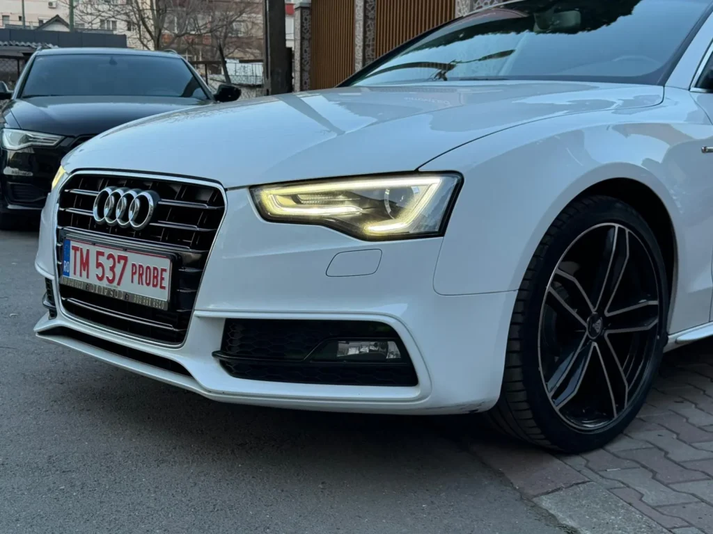 Audi A5 1.8 TFSI vedere laterală jante aliaj