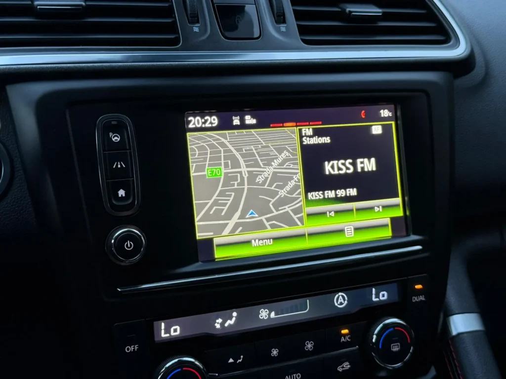 Interior Renault Kadjar bord digital și navigație